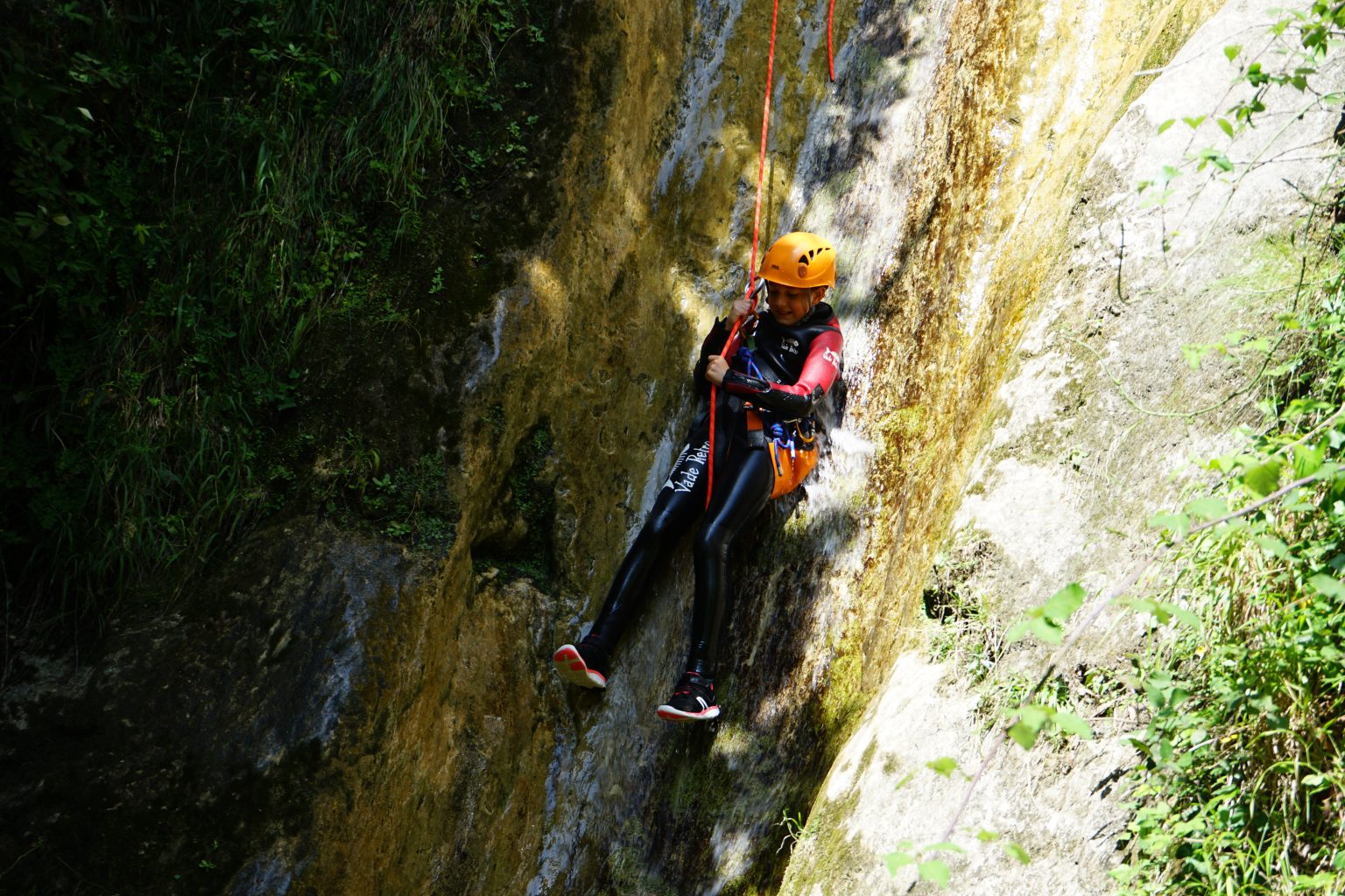 Descente en rappel dans le canyon des Gorges du Loup